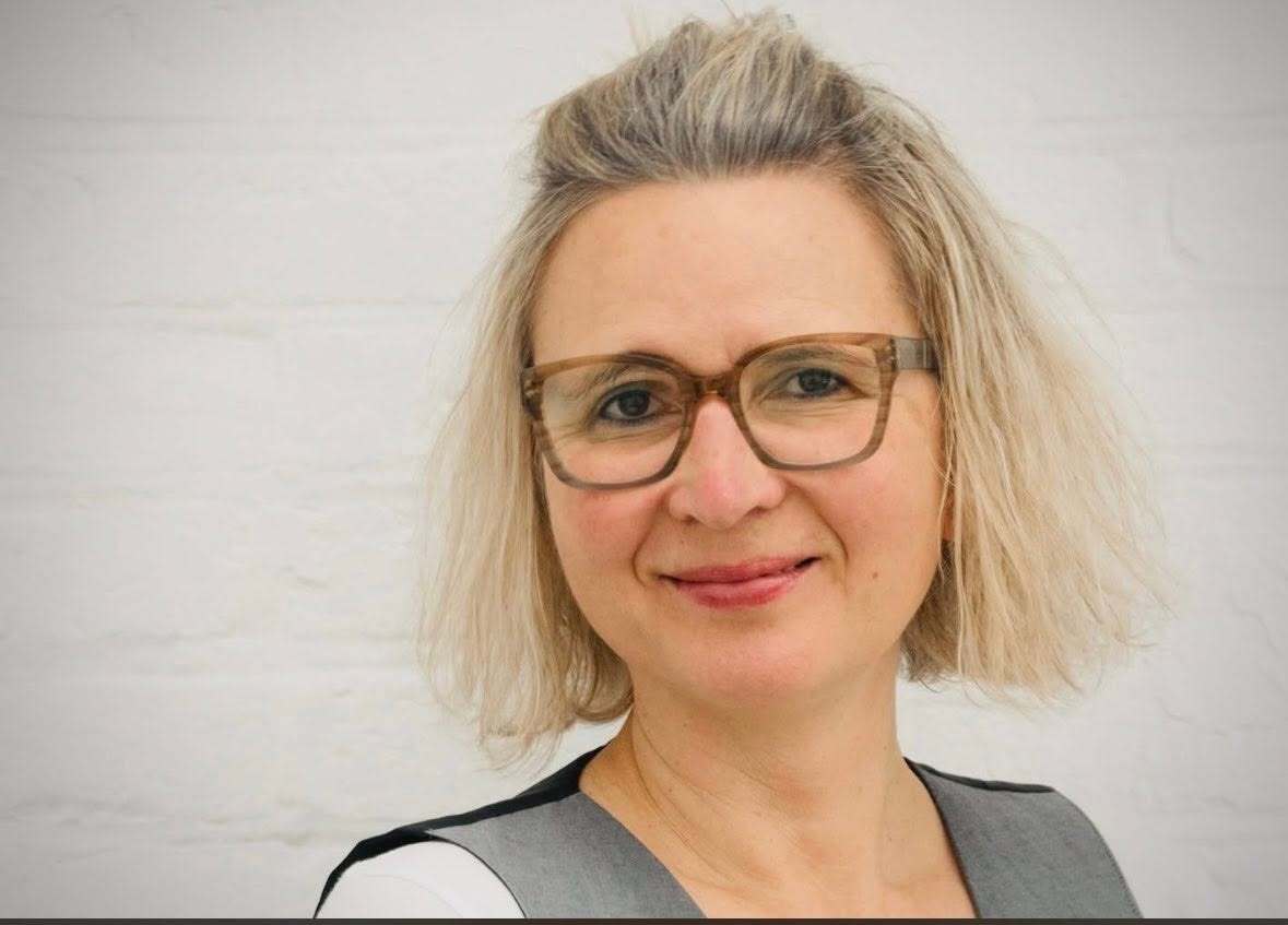 claudia_kochanek eckig